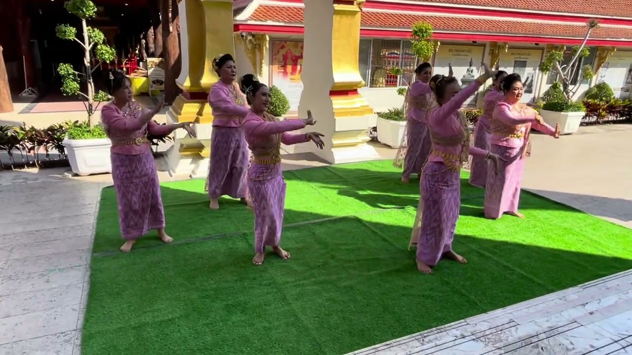 งานผ้าป่าสามัคคี รำกษิณาบรูชาครู ณ วัดธาตุ (นางรำสรัางสุขขอนแก่น)