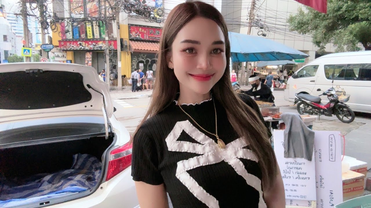 LIVE Street Café - Welcome Family 🤗 Ploysai Coffee Lady in Bangkok Thailand - Thai Street Food