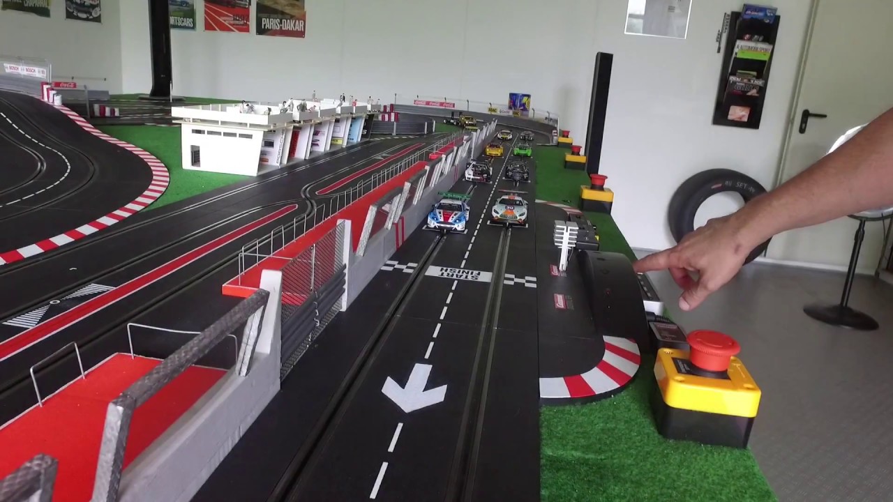 Carrera Digital 132: Wild Windings Motodrom (Slotracing track)