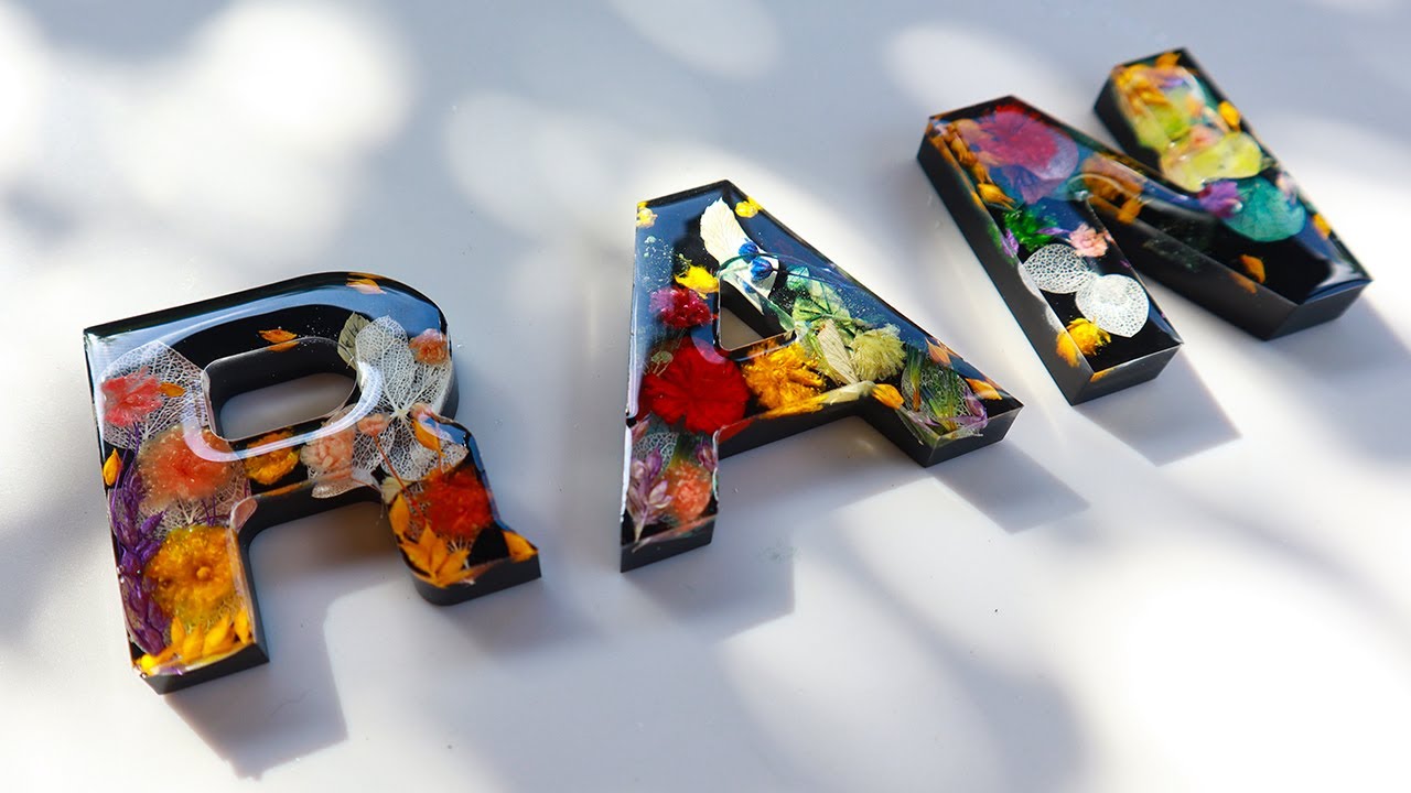 Dried flower Letter Keychains | Resin Letter Keychains | Letter Resin Tutorial for Beginners
