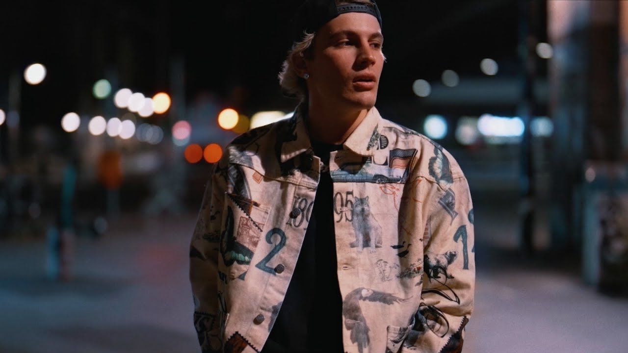 IL TRE – FUORI È NOTTE (OFFICIAL VIDEO)