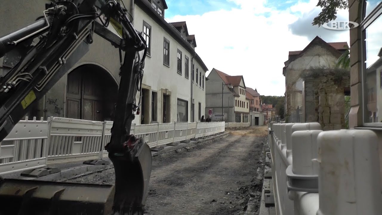 Baustelle Saalstraße Weißenfels Bagger Bauarbeiten Vollsperrung
