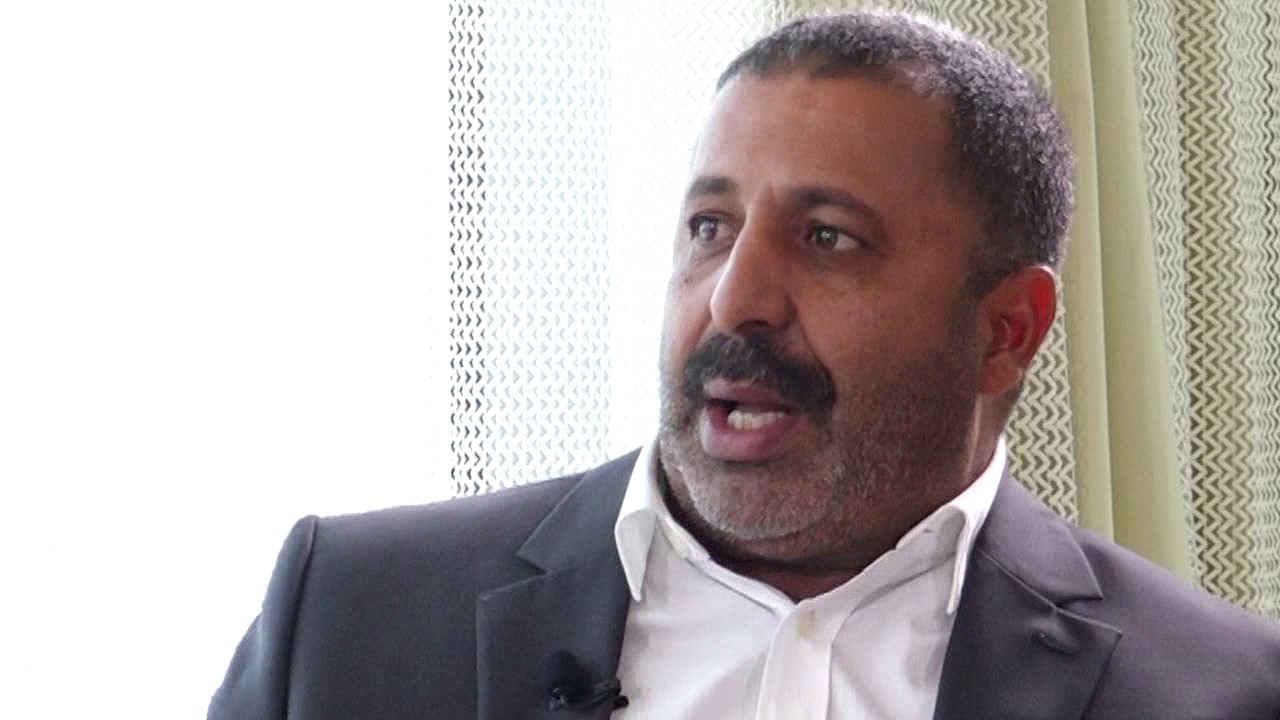 زرواطي يهاجم بابا و حمّار و يكشف المستور في حصة ضربة حرة للصحفي معمر الحبيب على قناة الباهية