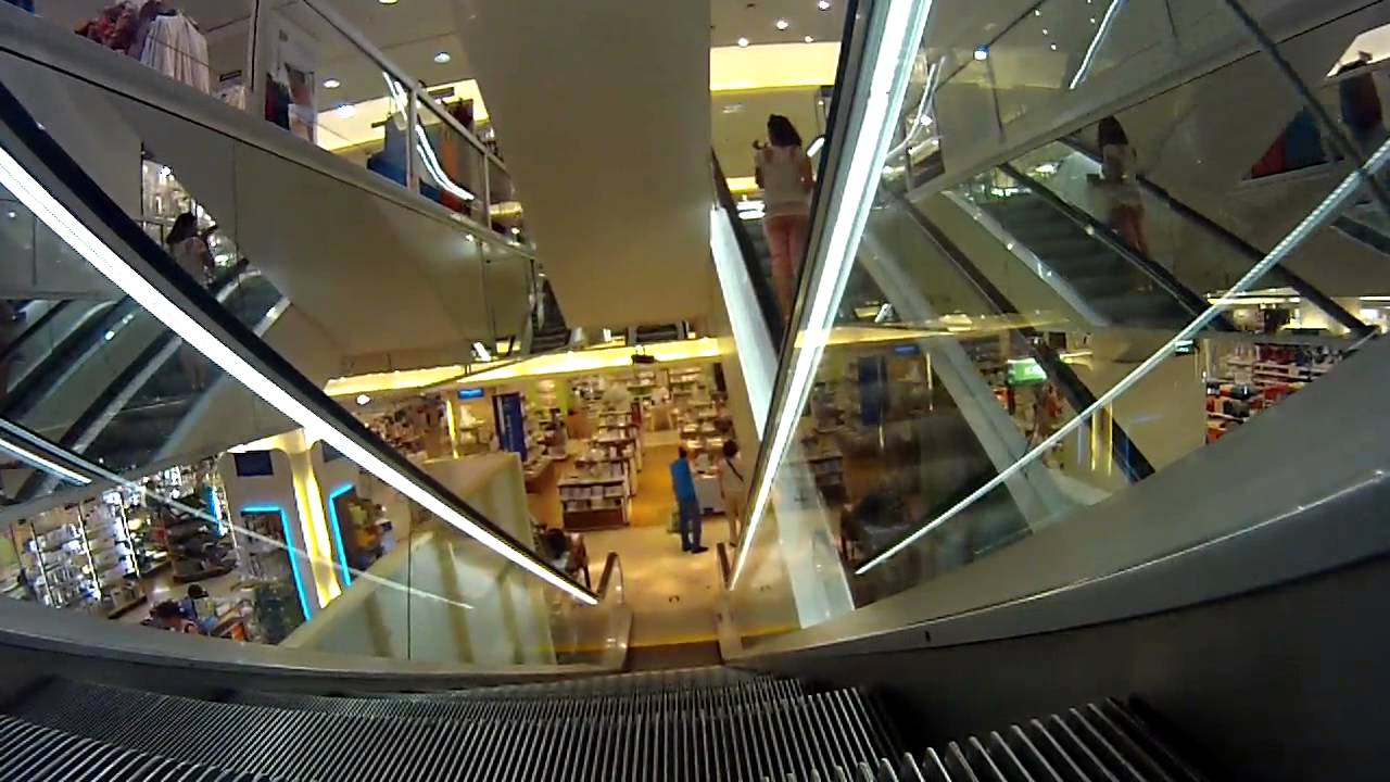 FPV | RC-Car in big store (Elevator / escalator ride)