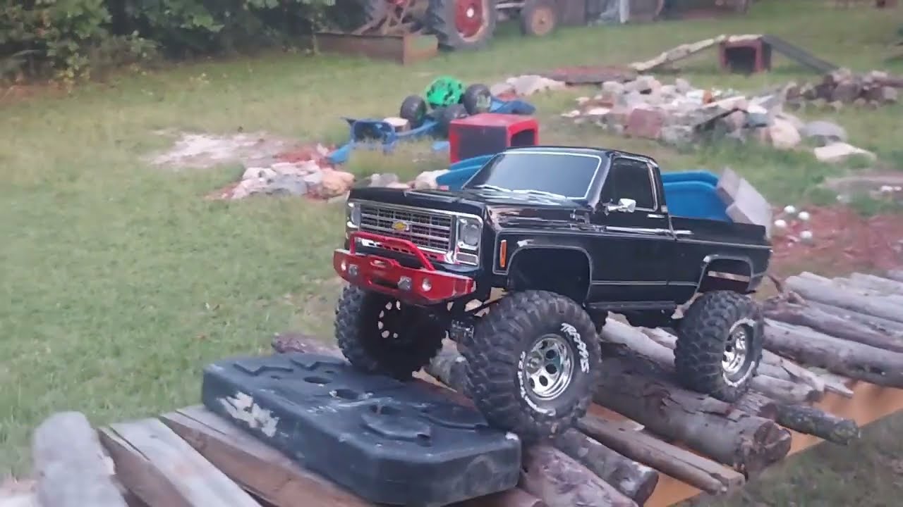 Traxxas TRX4 high lift edition. This truck is impressive!!