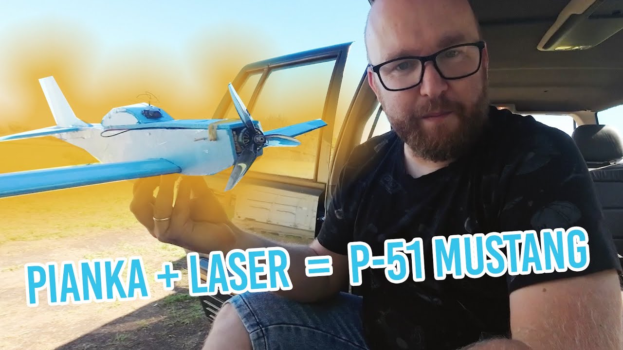 Samolot RC z podkładów pod panele podłogowe. Wycinane LASEREM Xtool M1