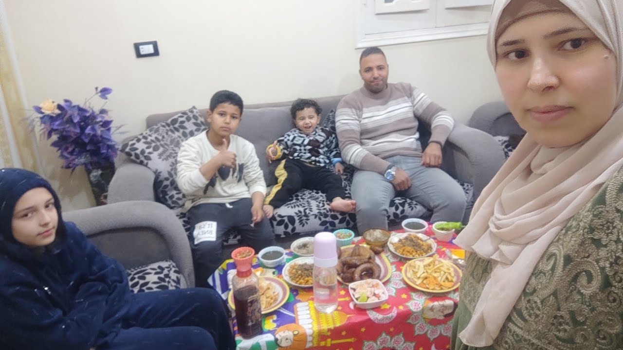 قمت❗ بدرى فى عز الصيام اعمل😇ليهم الحلويات البيحبوها علشان🥮عيونهم الحلوةوافكار🤔 لسفرت وبواقى امبارح✋#