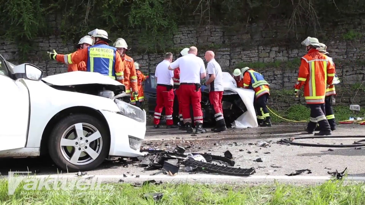 [HEFTIGER FRONTALZUSAMMENSTOß] 4 Verletzte nach Kurvencrash in Remseck - RTH im Einsatz