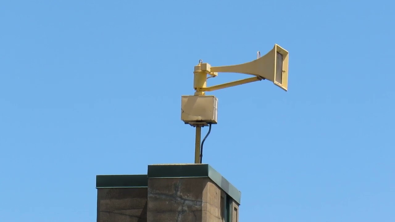 Federal Signal Thunderbolt 1003 Siren Test - Hi-Lo - Deerwood, MN 7/3/24