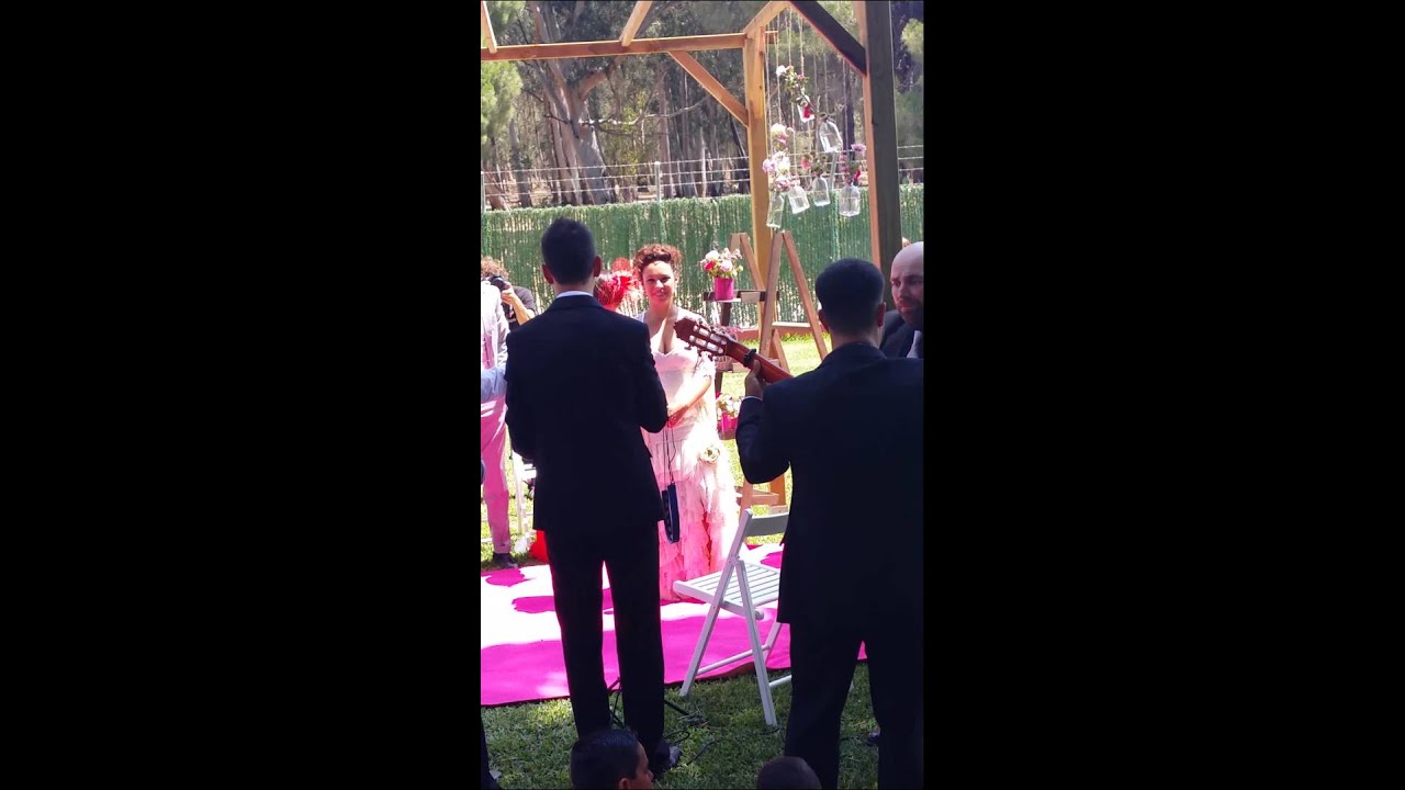 Jose le canta a su ya mujer!