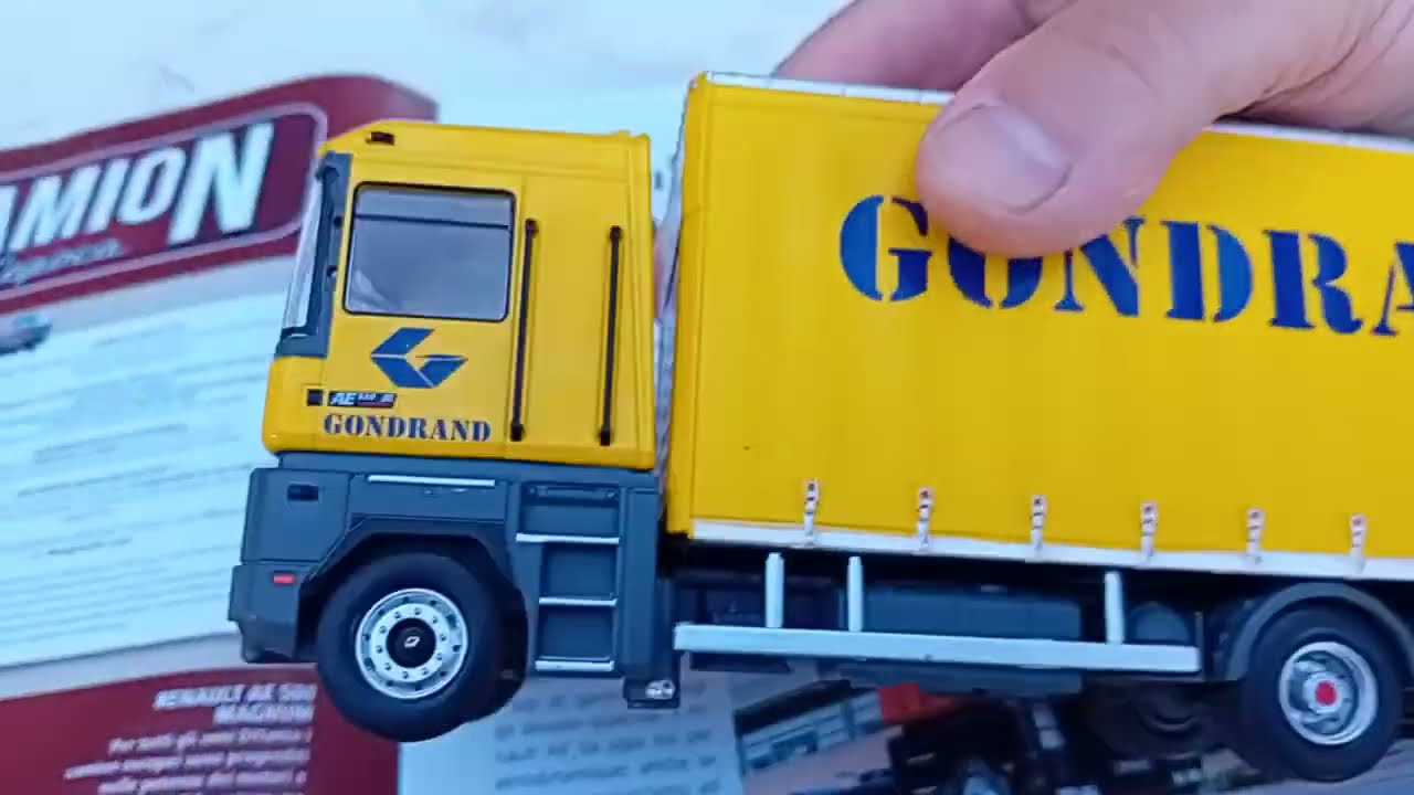 Camion novità DeAgostini, Renault n 79, americano Universal 1961, e giacenza Abarth 1000 Hachette