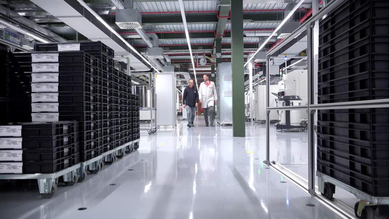 Linear Motion System (LMS) - Flexible transport system in Bosch Plant Ansbach [en]