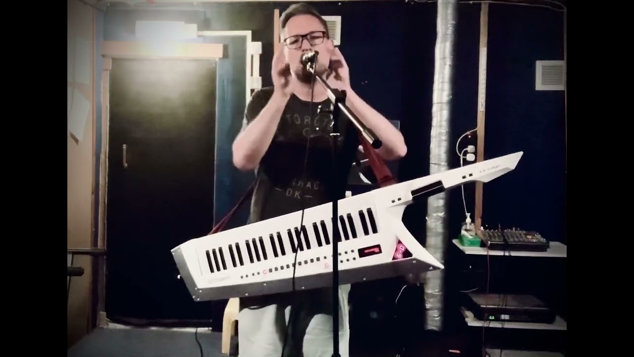Lovely Stupid by Tipsy Eyes feat. Pixelstorm  (live rehearsal at tweeters)