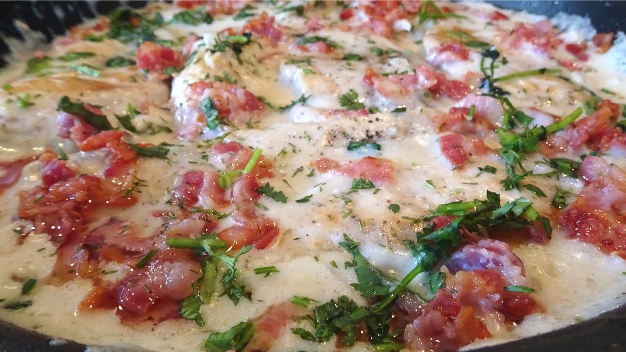 Pechuga de Pollo a la Crema con Tocino en la Sartén.   gastronomia