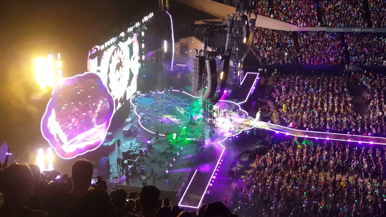 Coldplay - Adventure of a lifetime (Live in Chicago Sunday July 24th 2016)