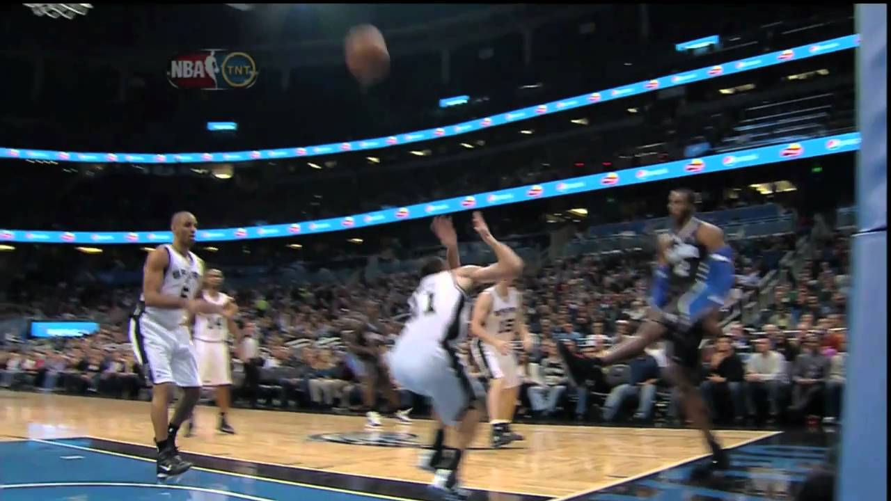 Dwight Howard abuses Chris Quinn