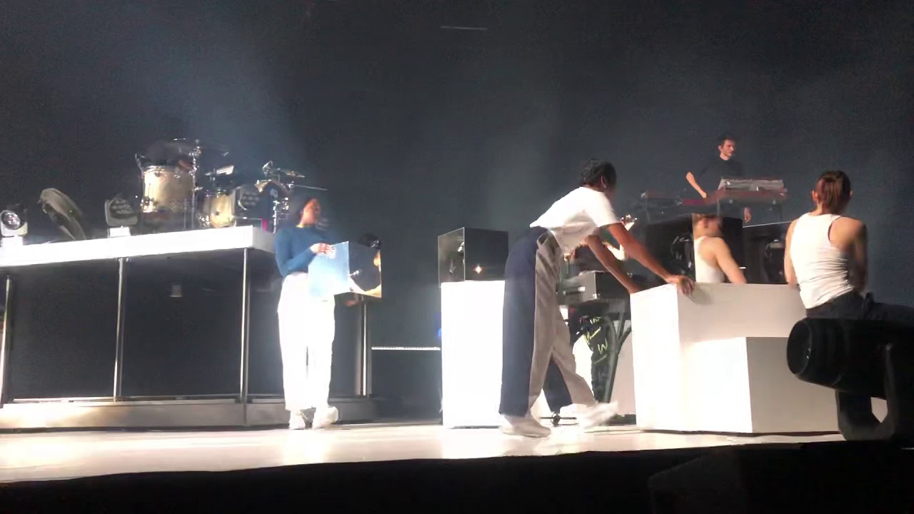 Angèle - Jalousie • live Zénith Caen 07/02/20