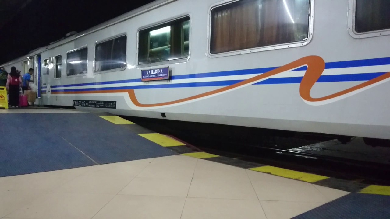 Ka Harina  Datang dan Berangkat Stasiun Besar Tegal