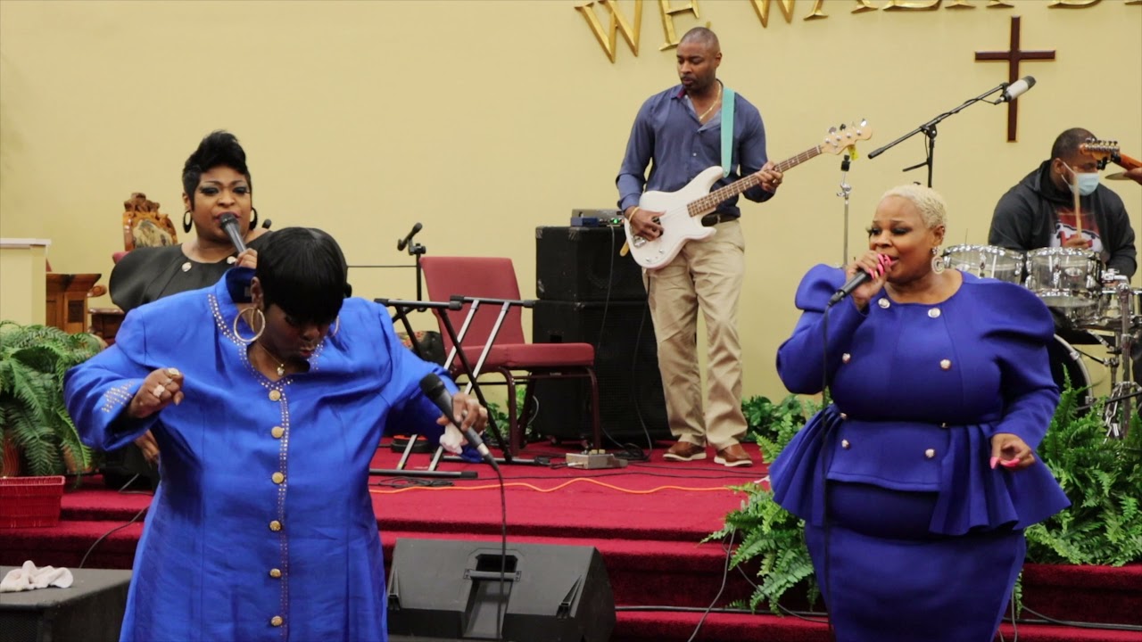 ANNIE & THE CALDWELL SINGERS (West Point MS) -- Cant nobody - in Brookhaven MS