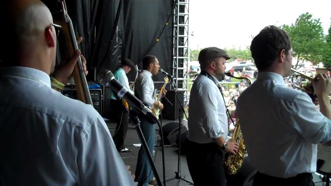 Si Cranstoun (Live) - 'Coupe de Ville' at Americana 9 July 2011