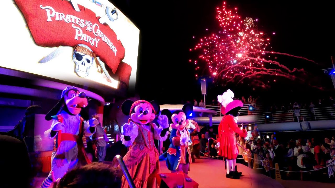 Disney Wonder Day 2 | experience Pirate Night on Disney Wonder! Pirate Dinner at Animators Palette