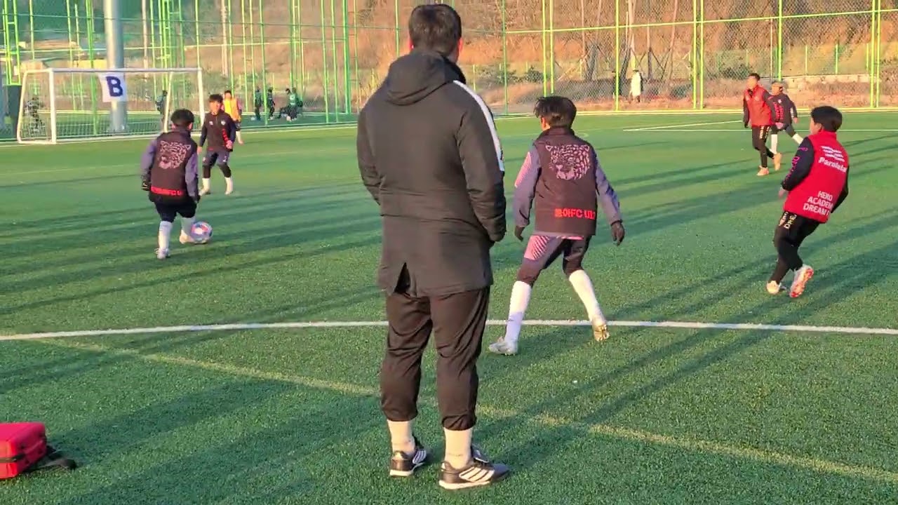 부산 동아FC U12 VS 히어로드림 [전반] 2026.01.11 거창스토브리그