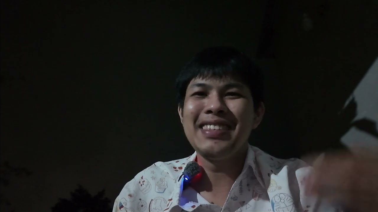 Ai đang đến với bạn