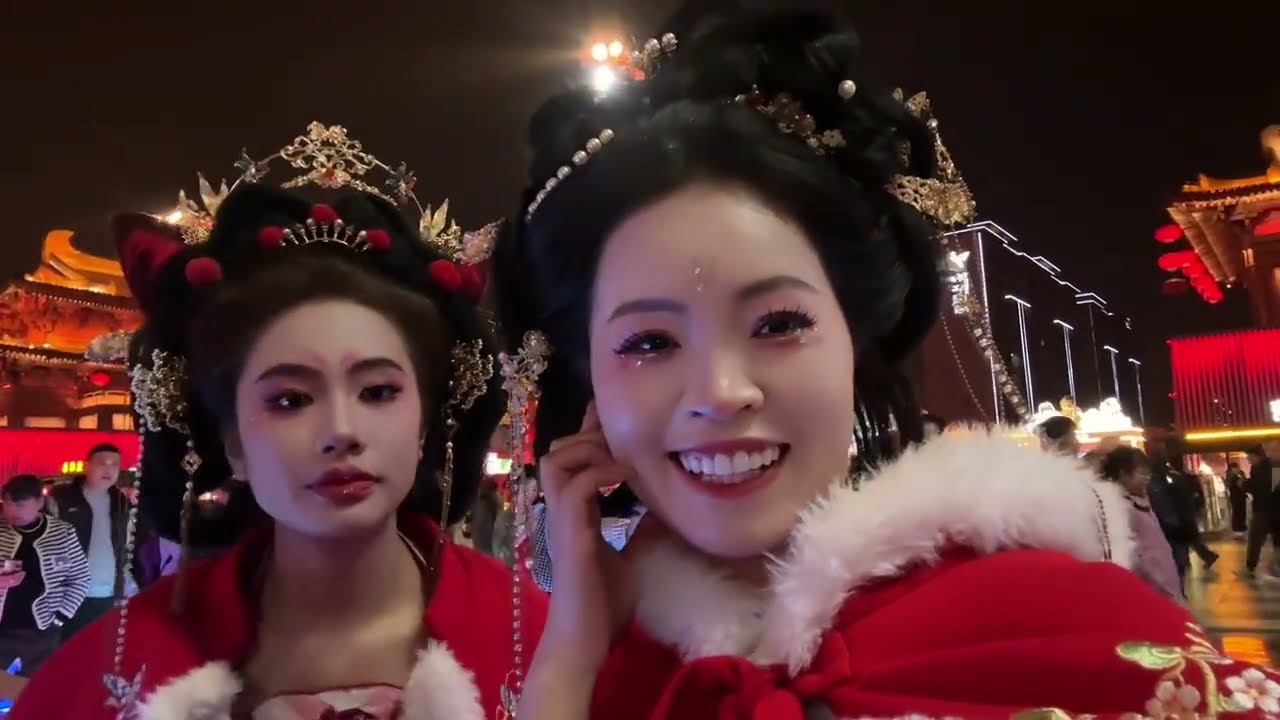 越南侄女第一次来中国，西安大唐不液城，感叹从见过这么好看的地方，直言大开眼界