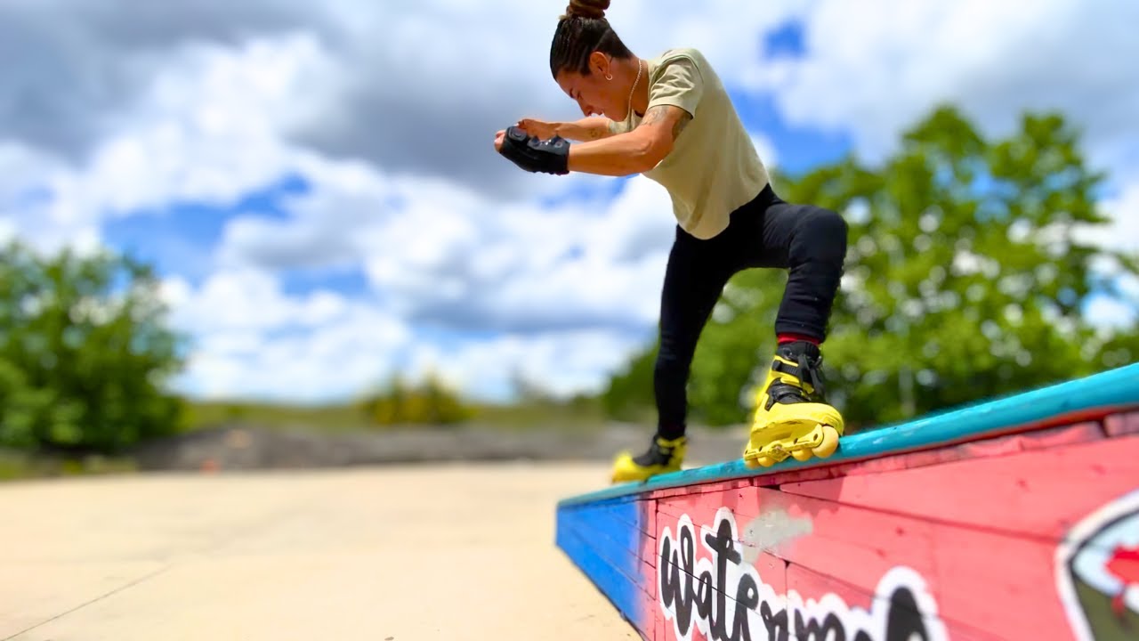 Skating w/ Mery Muñoz in Barcelona