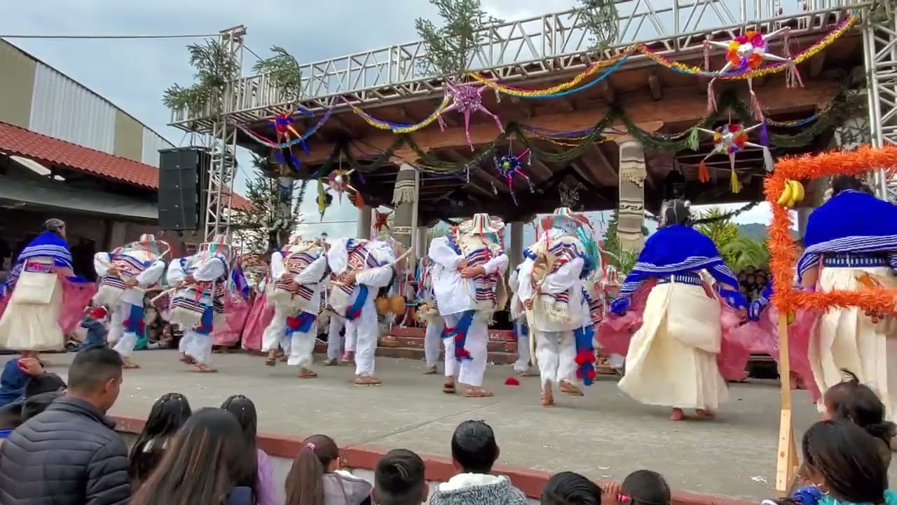 VIEJITOS DE CAPACUARO CONCURSO 2022 (ofrenda a sacerdote)