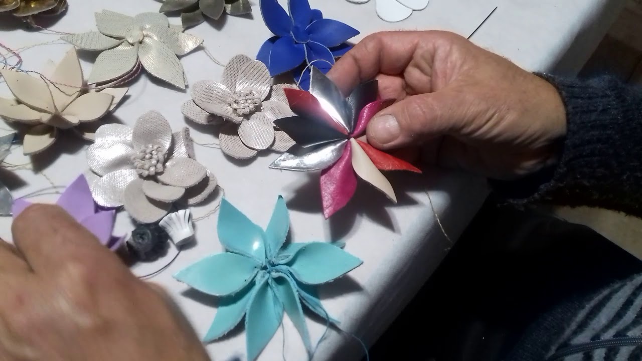 Flores de cuero
