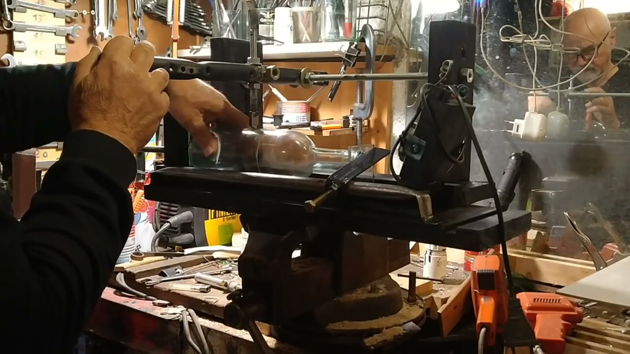 Tagliare bottiglie di vetro