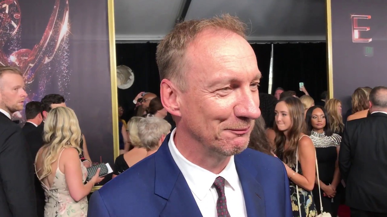 David Thewlis ('Fargo') exclusive interview on 2017 Emmy Awards red carpet