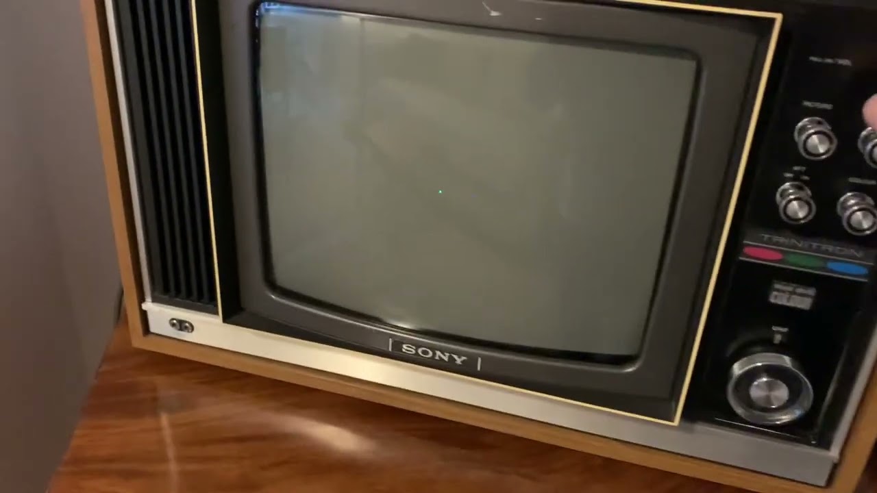 Sony Trinitron KV1320 UB 1970s TV