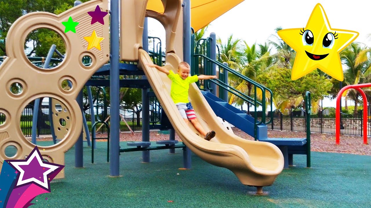 Удивительные FUN SLIDES на детской игровой площадке в Майами и лучшие детские песни Rhymes для детей