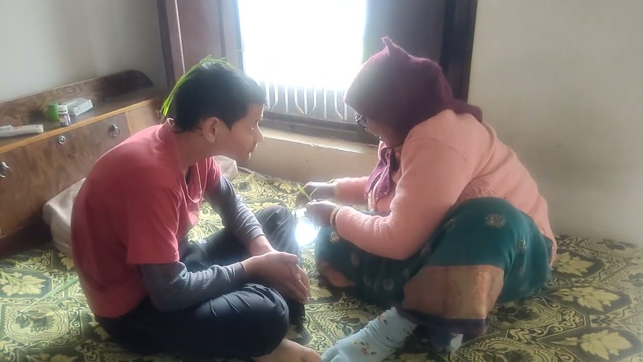बसंत पंचमी अम्मा ने बच्चों को दिया आशीर्वाद 