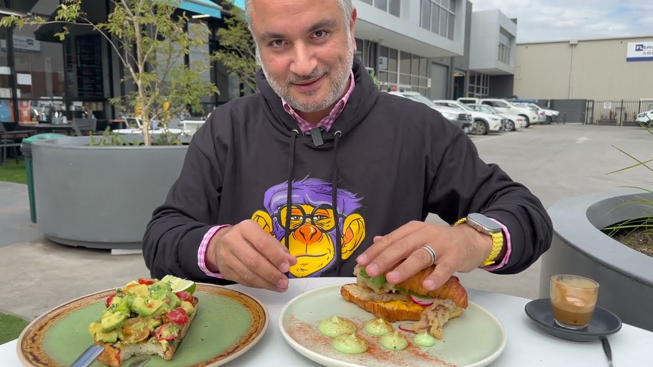 Melbourne is WOW: The Roasting Warehouse, Preston Market, Waterfront, RoadTrip, Italian Food, Drone