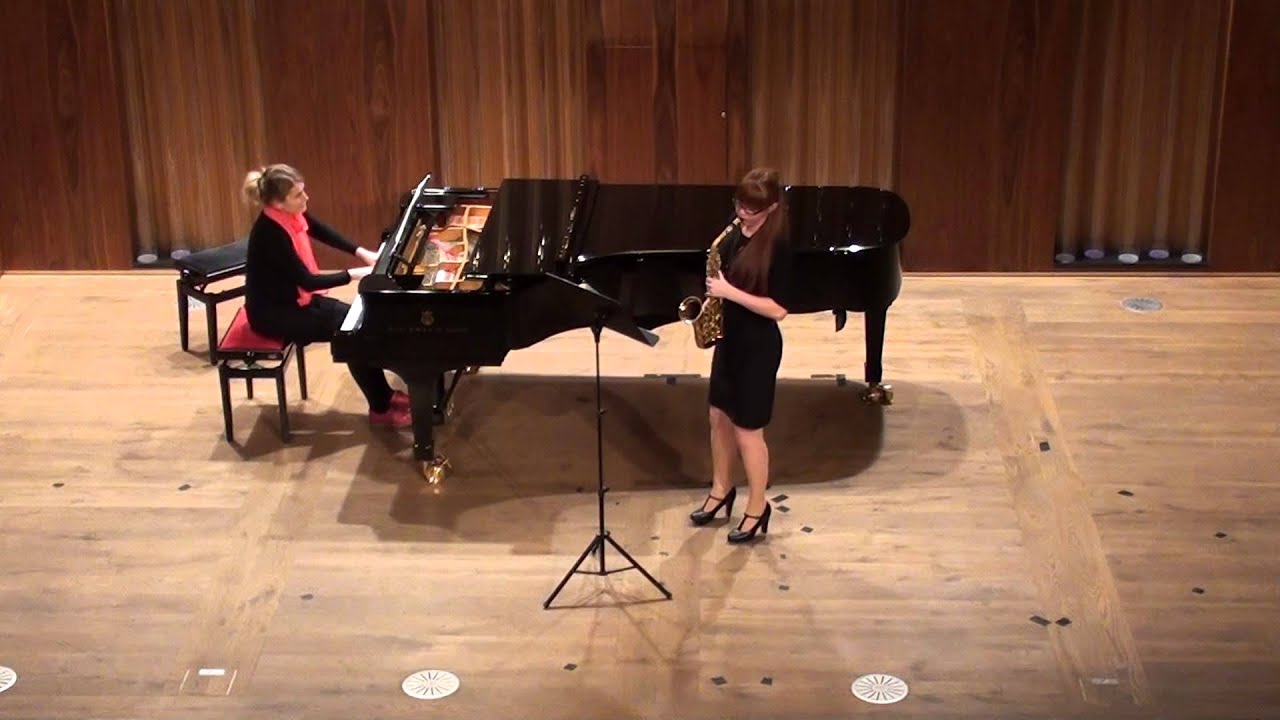 A. Glazunov: Koncert Es dur | Eli&scaron;ka Holečkov&aacute; - altsaxofon