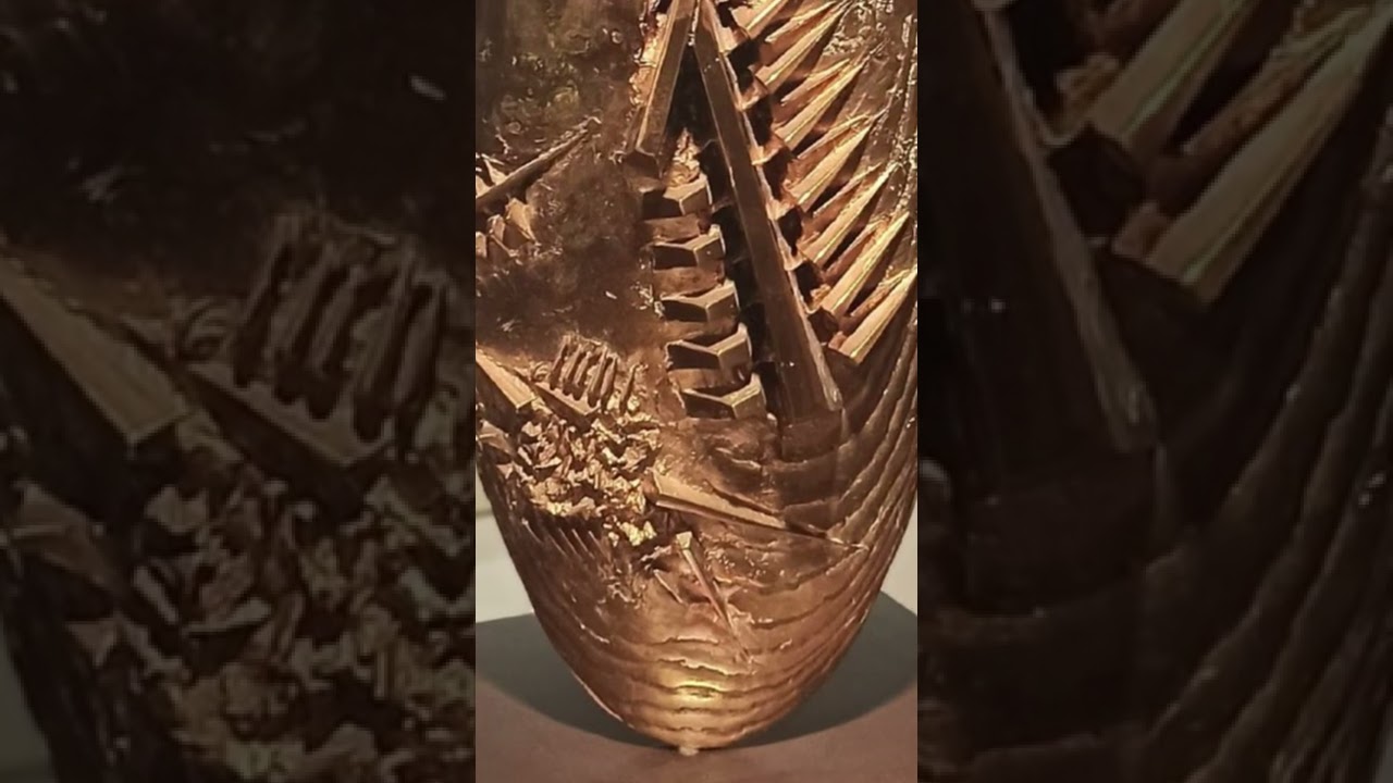 Video della scultura di Arnaldo Pomodoro denominata 