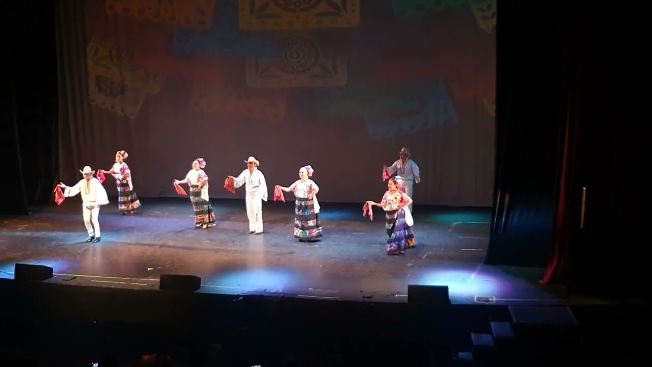 56 Aniversario del Ballet Folkl&oacute;rico Atemoztli...👯&zwj;♀️🕺🏽💃🏽💃🏽💃🏽💃🏽💃🏽🕺🏽🕺🏽🕺🏽