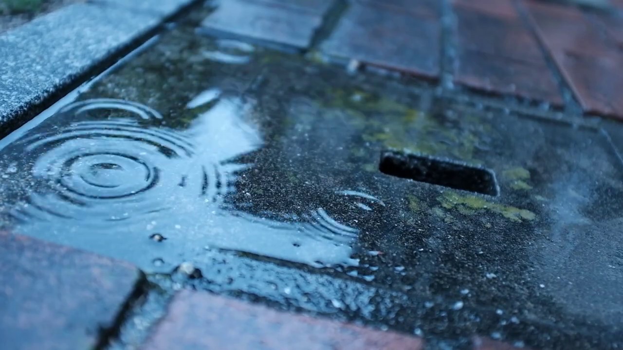 FUJIFILM X100F video mode fullHD 60fps rain