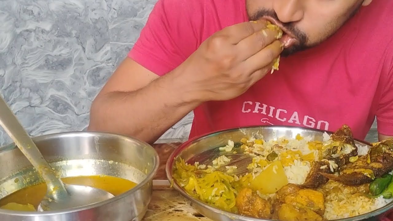 দিনৰ আহাৰ মাছ ভাতেৰে এখাজ ,🙂🙂😋