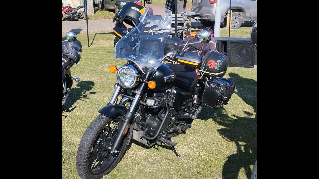 ENCUENTRO ROYAL ENFIELD EN VILLA SORIANO