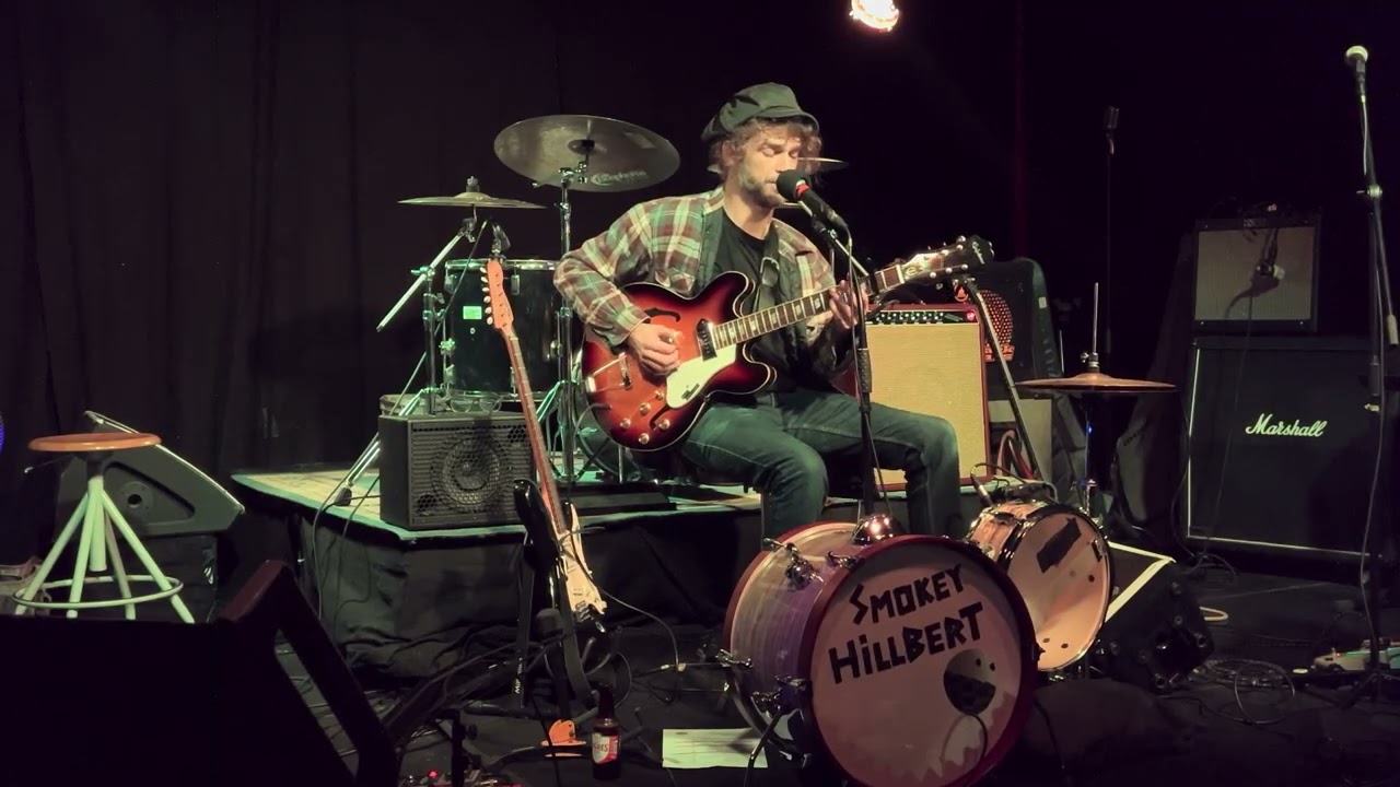 Smokey Hillbert - One man blues & boogie band: Thunderstorms floods and rain