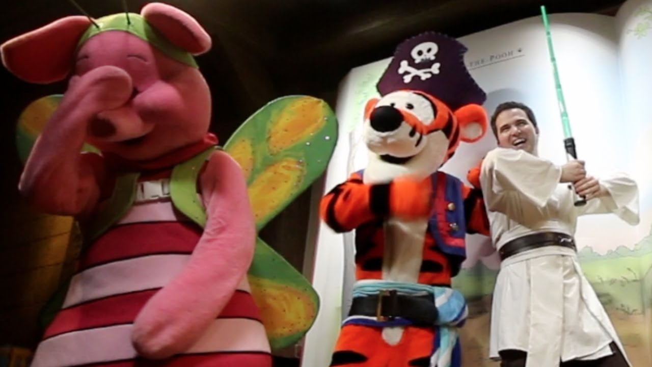 Piglet wasn't impressed at Mickeys Not-So-Scary Halloween Party | VLOG 1 | September 2018 | WDW