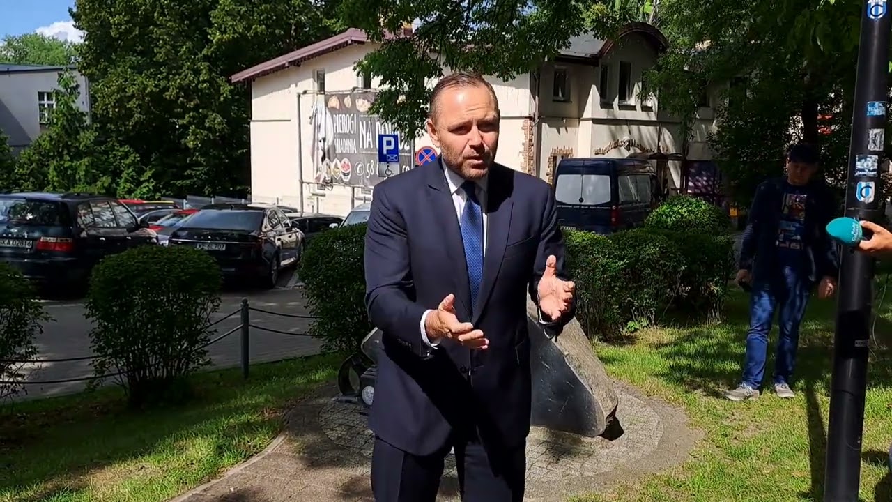 Prezes IPN w Kartuzach pod pomnikiem Inki oraz na treningu Rebelii