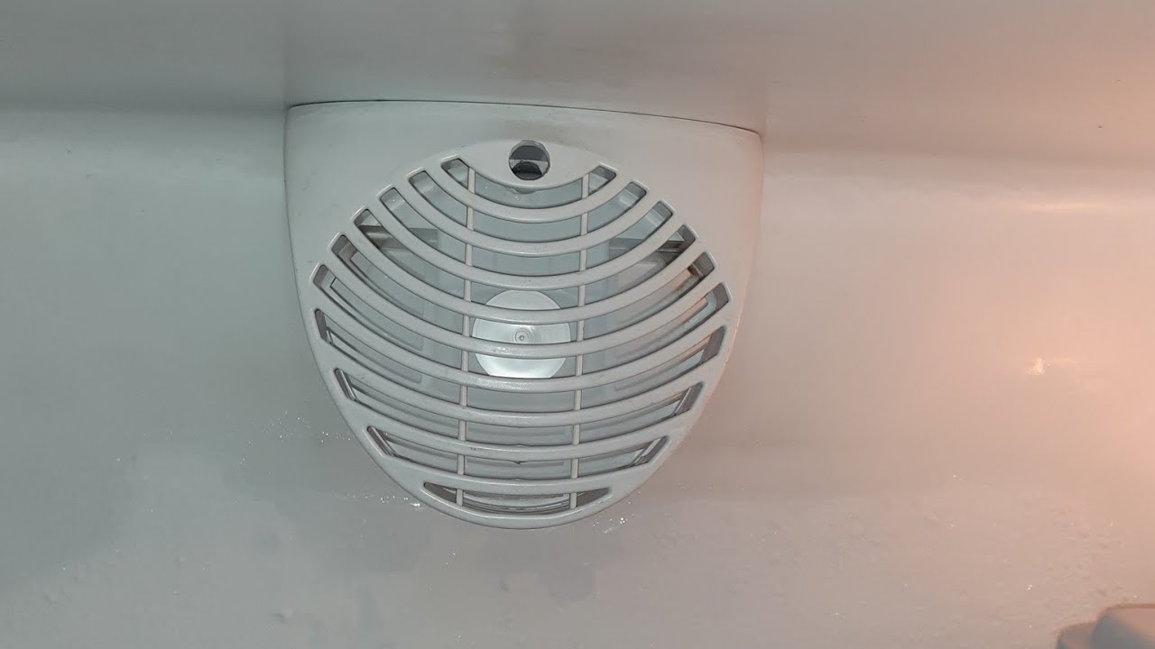 Refrigerador Continental com barulho no ventilador trocando o motor