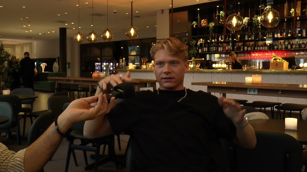 Adam Woods - Vilket brott skulle du kunna begå för att vinna Mello?