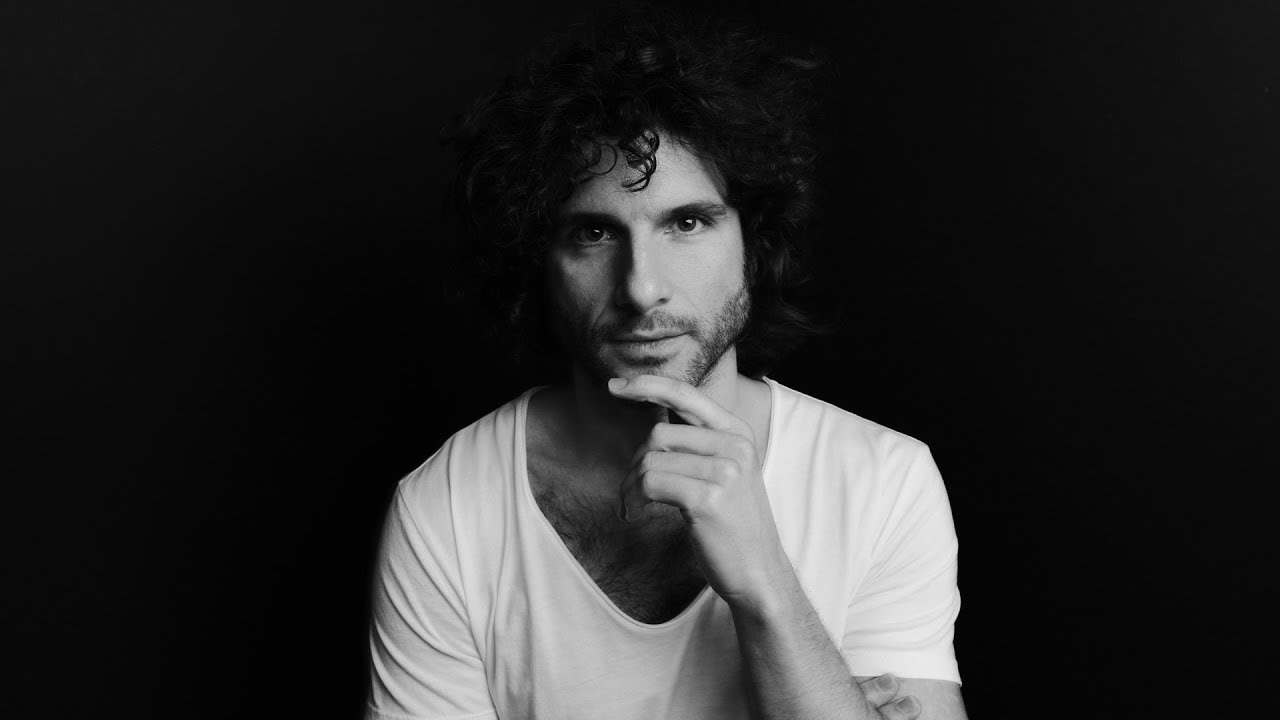 Romain Collin, pianist and composer: what is listening about?
