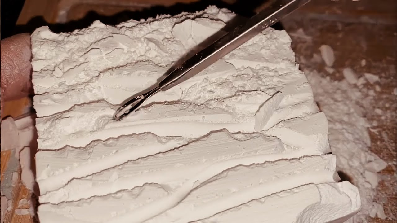 ASMR Cortando Tiza de Gimnasio | Carving Gym Chalk ⬜